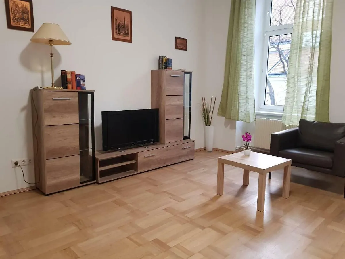 Ferienwohnung Schloessel 26/16 Vienna Apartment